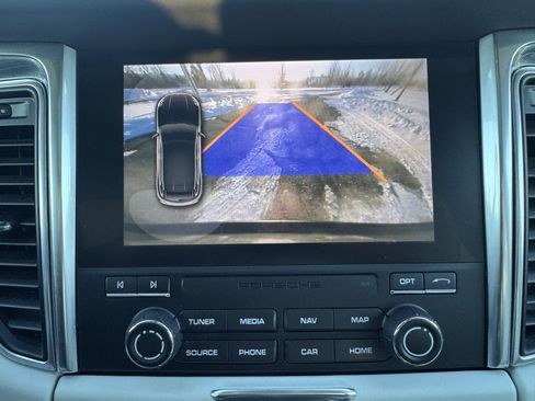 Used 2018 Porsche Macan S image 54