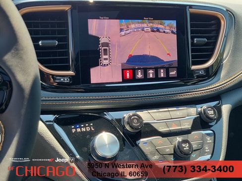 New 2027 Chrysler Pacifica Pinnacle w/ Theater Group AWD/4WD image 34