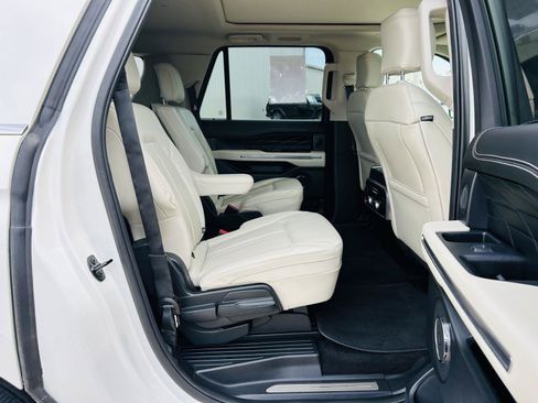 Used 2021 Ford Expedition Max Platinum AWD/4WD image 38
