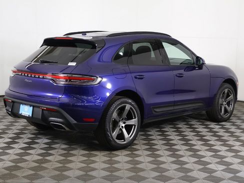 Used 2022 Porsche Macan Base image 13