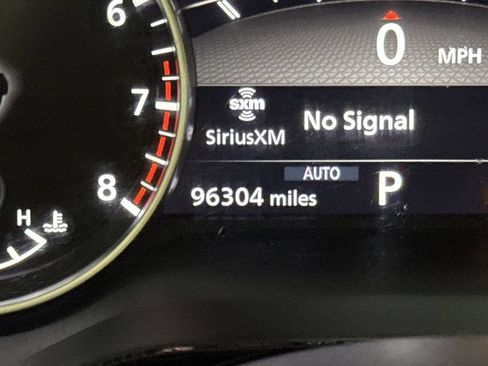 Used 2023 Nissan Pathfinder SL AWD/4WD image 13