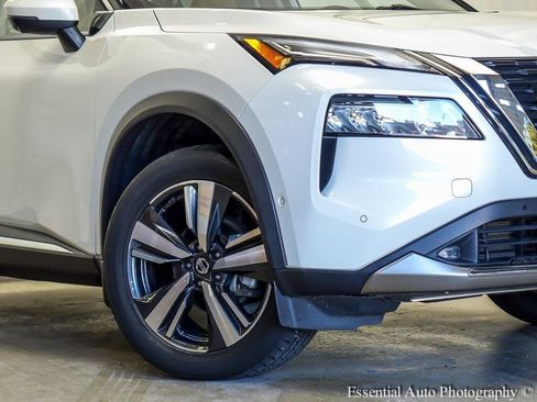 Used 2021 Nissan Rogue Platinum image 4