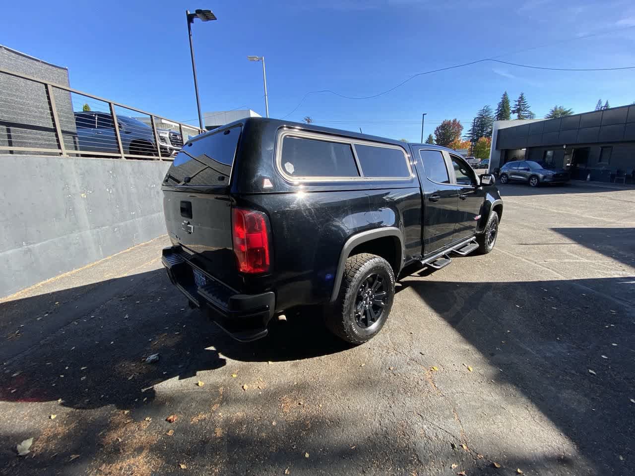 Used 2019 Chevrolet Colorado Z71 w/ Z71 Midnight Edition AWD/4WD image 6