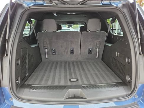 Certified 2025 Chevrolet Suburban LS RWD image 21