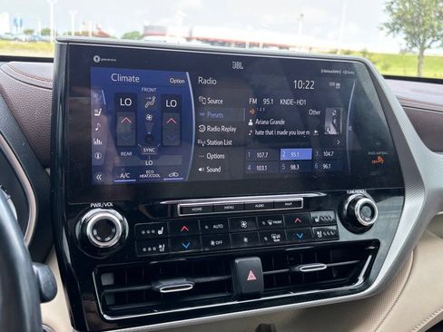 Used 2022 Toyota Highlander Platinum AWD/4WD image 10
