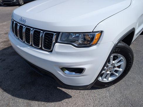 Used 2019 Jeep Grand Cherokee Laredo image 13