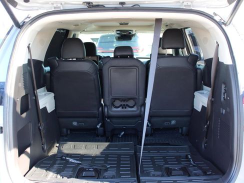 Used 2024 Kia Carnival SX Prestige image 9