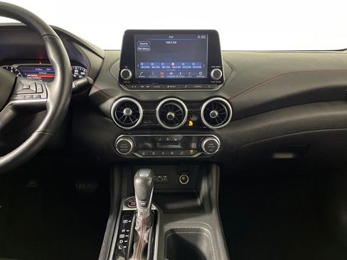 Used 2022 Nissan Sentra SR w/ SR Premium Package image 15