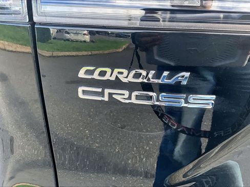 Certified 2026 Toyota Corolla Cross LE w/ Moonroof Package AWD/4WD image 10