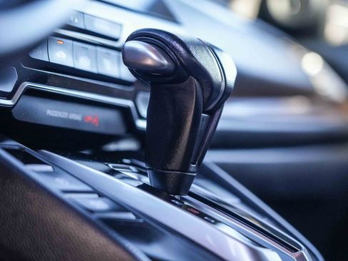 Used 2019 Honda CR-V Touring image 28