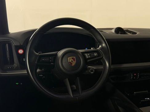 Used 2024 Porsche Cayenne Coupe AWD/4WD image 24