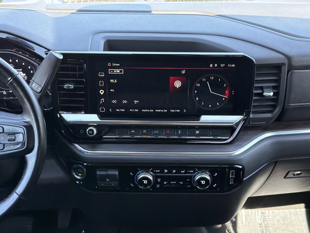 Used 2025 GMC Sierra 1500 SLT RWD image 4