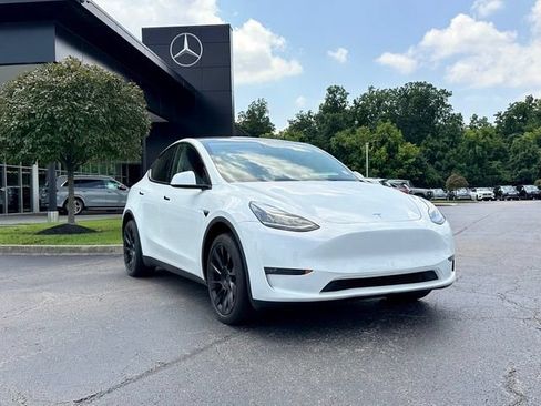 Used 2023 Tesla Model Y Long Range AWD/4WD image 1