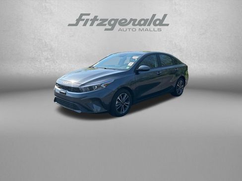 Used 2024 Kia Forte LXS w/ LXS Technology Package image 3