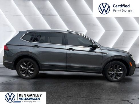 Used 2022 Volkswagen Tiguan SE w/ Panoramic Sunroof Package AWD/4WD image 4