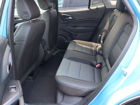 New 2026 Chevrolet Trax LT w/ LT Convenience Package FWD image 17