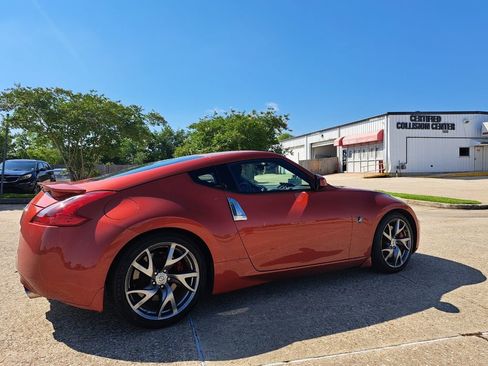Used 2014 Nissan 370Z Coupe w/ Sport Package RWD image 5