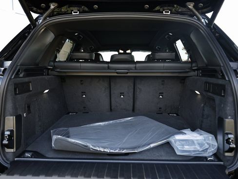 New 2026 BMW X5 M60i w/ Executive Package image 30