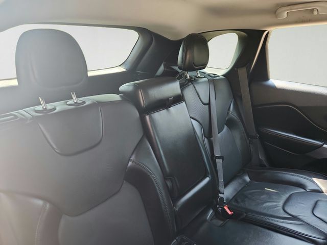 Used 2020 Jeep Cherokee Limited AWD/4WD image 25