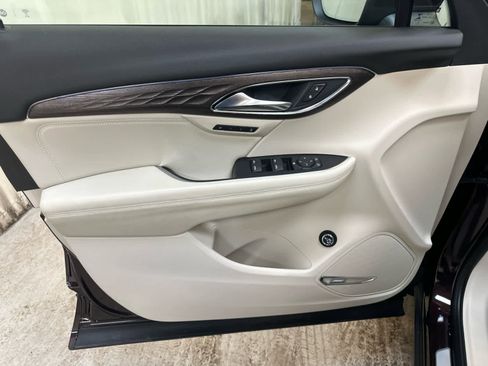 Used 2022 Buick Envision Avenir w/ Technology Package II image 28