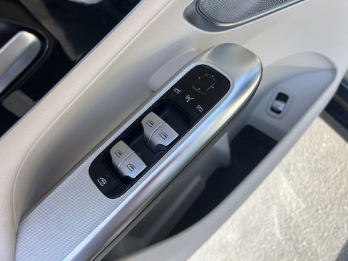 Certified 2025 Mercedes-Benz GLC 300 image 15