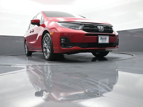 Used 2025 Honda Odyssey Touring image 32
