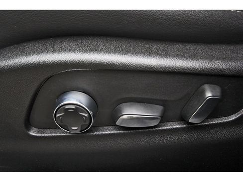 Used 2025 Cadillac XT4 Premium Luxury FWD image 27