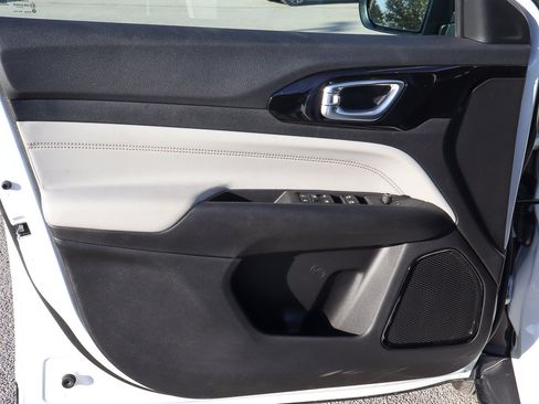 New 2026 Jeep Compass Limited image 9