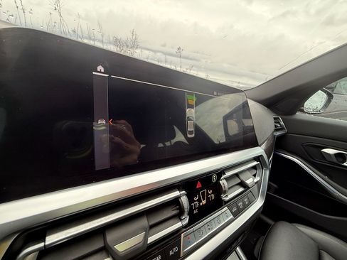 Used 2021 BMW 330i Sedan w/ Convenience Package image 9