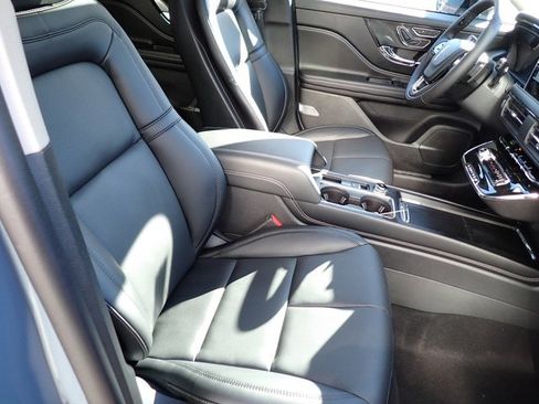 New 2026 Lincoln Corsair Premiere image 11