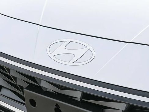 New 2026 Hyundai Elantra Limited FWD image 13