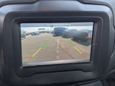 Used 2020 Jeep Renegade Altitude AWD/4WD image 16
