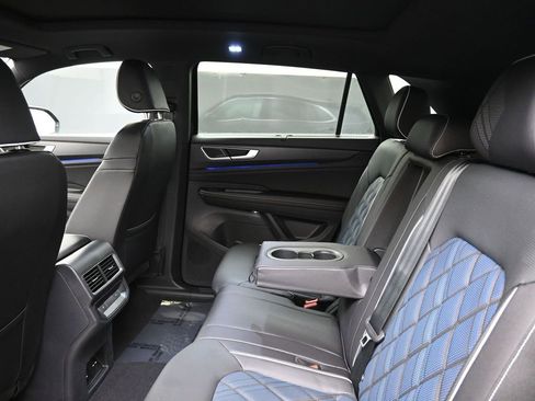 New 2026 Volkswagen Atlas Cross Sport SEL Premium R-Line image 18