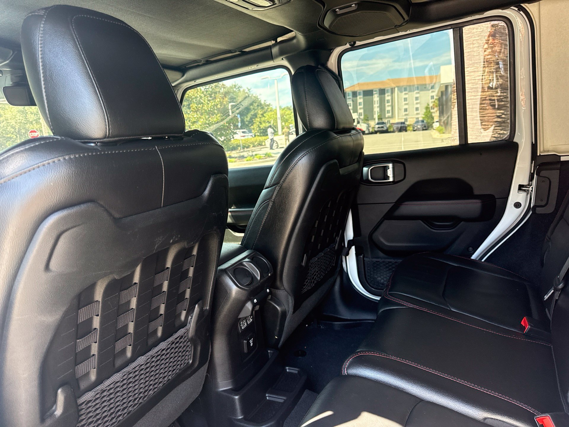 Used 2020 Jeep Wrangler Unlimited Rubicon AWD/4WD image 3