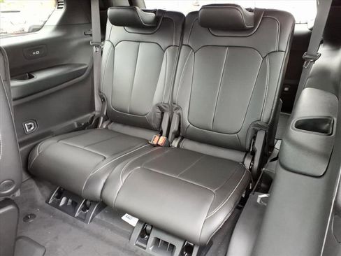 New 2025 Jeep Grand Cherokee L Limited image 14