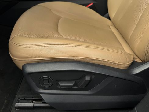 Used 2021 Audi Q8 Premium Plus w/ Premium Plus Package image 13