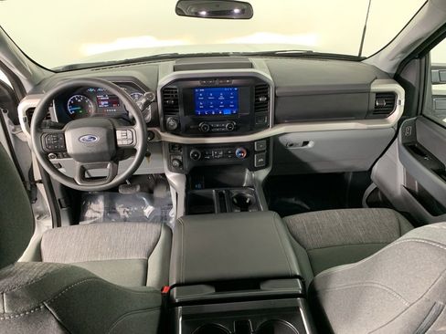 Used 2023 Ford F150 XLT w/ Trailer Tow Package image 8