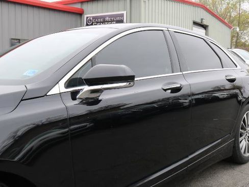 Used 2020 Lincoln MKZ w/ Convenience Package FWD image 4