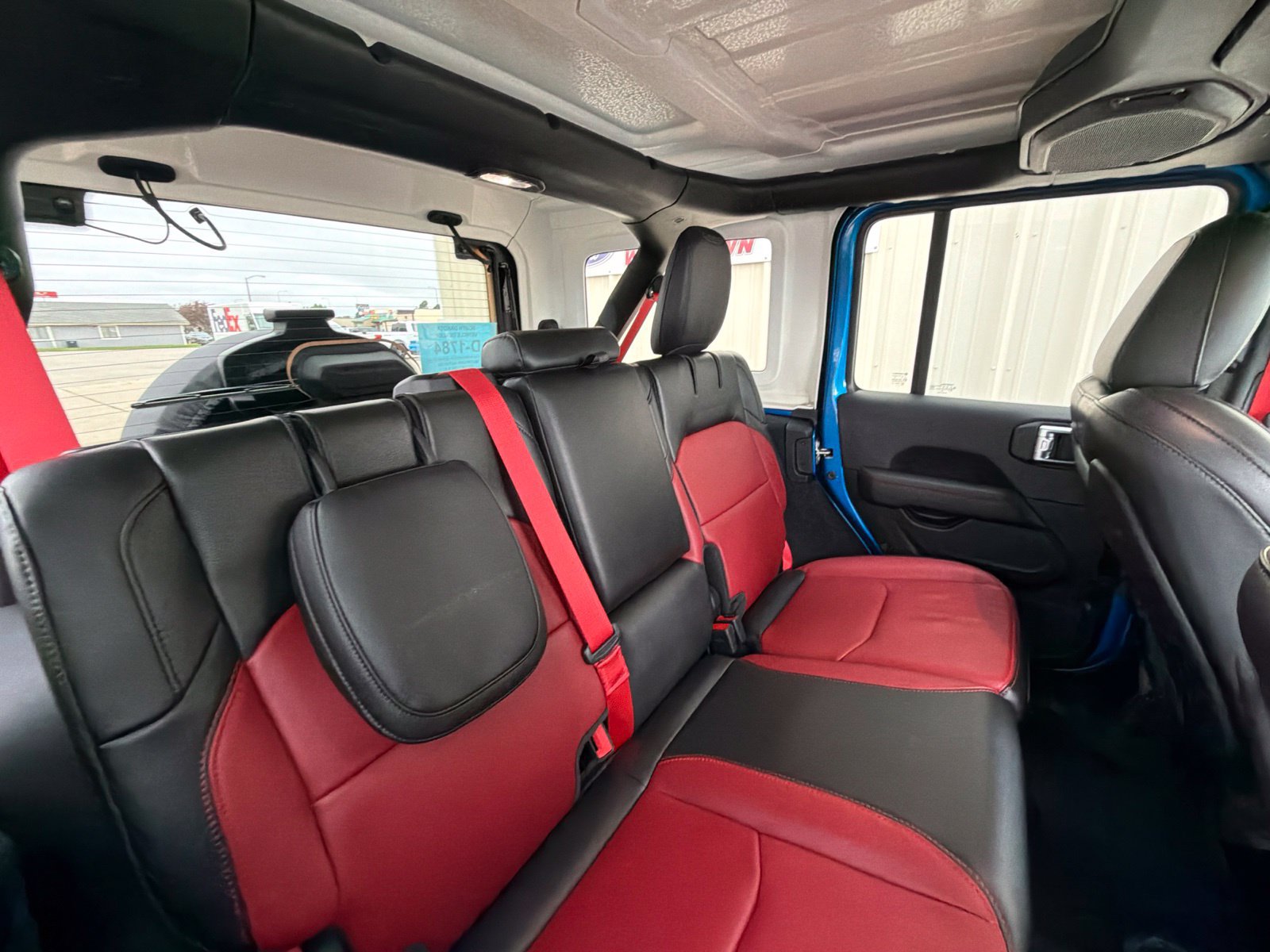 Used 2023 Jeep Wrangler Unlimited Rubicon 4xe AWD/4WD image 9