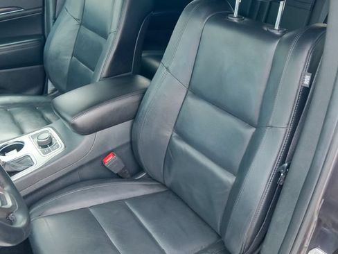 Used 2019 Jeep Grand Cherokee Limited AWD/4WD image 16