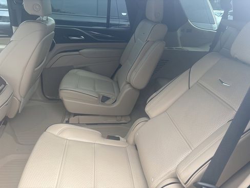 Used 2023 Cadillac Escalade Premium Luxury w/ Performance Package image 39
