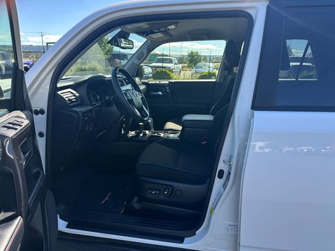 Used 2023 Toyota 4Runner TRD Off-Road AWD/4WD image 12