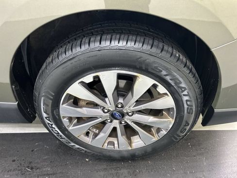Used 2018 Subaru Outback 3.6R Touring AWD/4WD image 8
