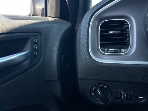 Used 2022 Dodge Charger SXT w/ Leather Interior Group image 18