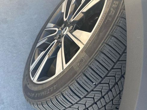 Used 2020 Volvo V60 T5 Cross Country image 2