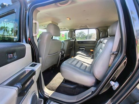 Used 2003 HUMMER H2 w/ Preferred Equipment Group AWD/4WD image 26