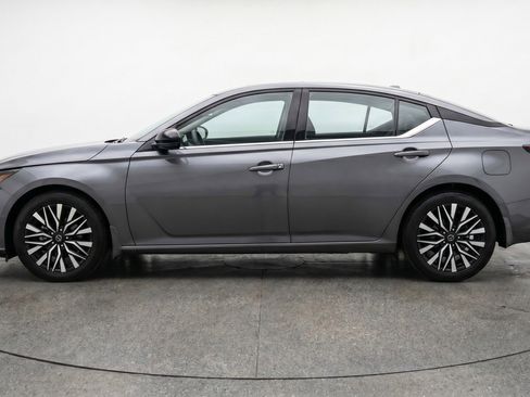 Used 2025 Nissan Altima 2.5 SV FWD image 5