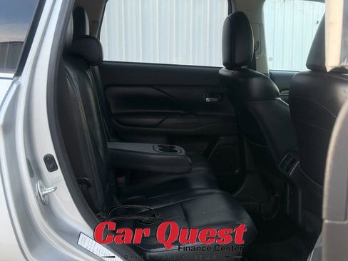 Used 2019 Mitsubishi Outlander SEL AWD/4WD image 19