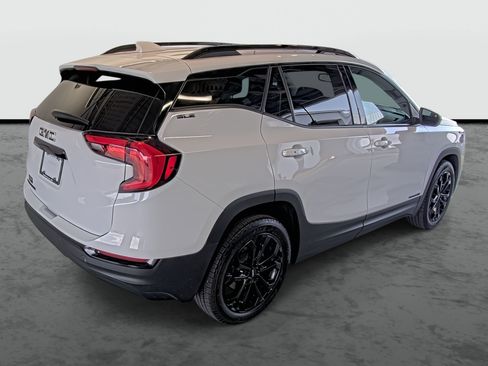 Used 2020 GMC Terrain SLE w/ Driver Convenience Package FWD image 4