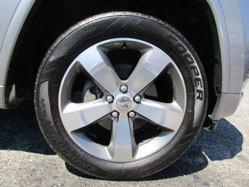 Used 2015 Jeep Grand Cherokee Overland AWD/4WD image 15